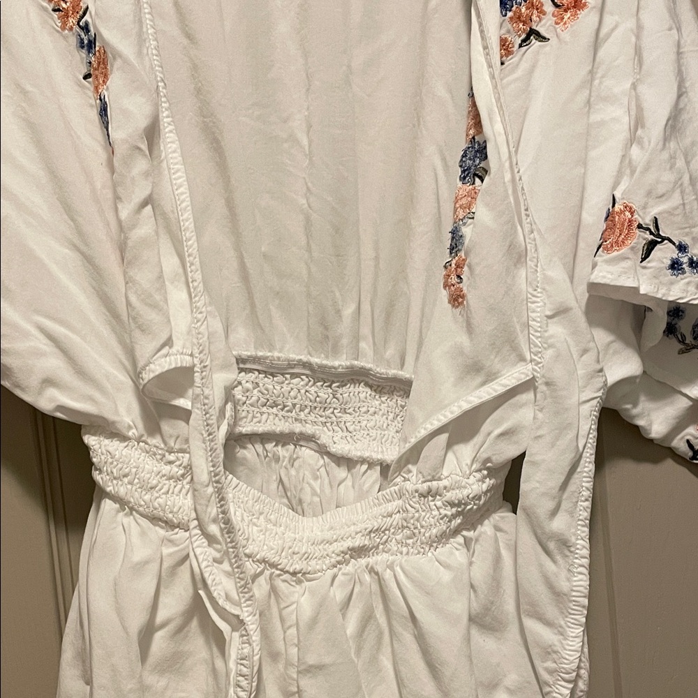 Forever 21 White Top with Floral Accents - Picture 4 of 7